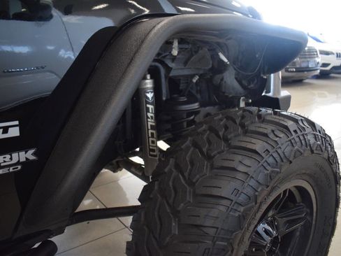 Used 2018 Jeep Wrangler Unlimited Sport S AWD/4WD image 25