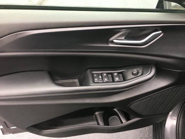 Used 2023 Jeep Grand Cherokee Altitude AWD/4WD image 13
