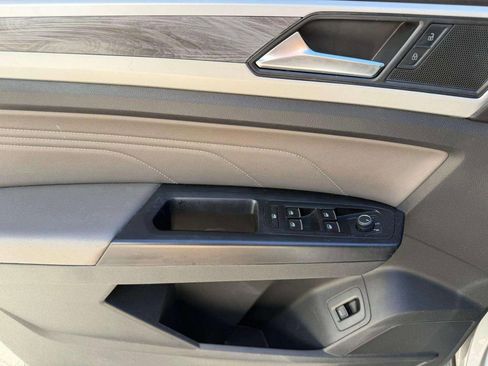 Used 2021 Volkswagen Atlas Cross Sport SE image 39