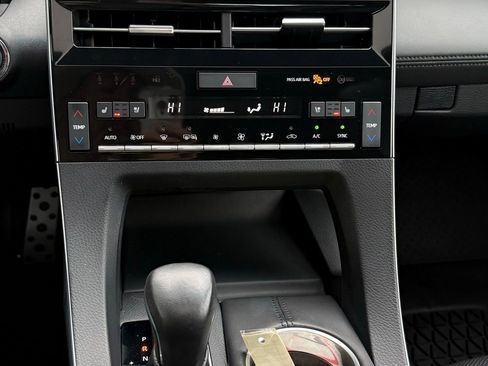 Used 2019 Toyota Avalon Touring image 34