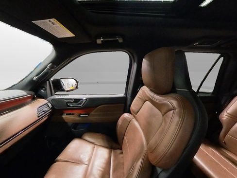 Used 2022 Lincoln Navigator Reserve image 47