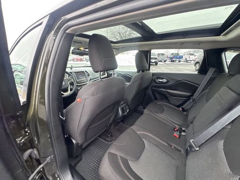 Used 2016 Jeep Cherokee 75th Anniversary image 12