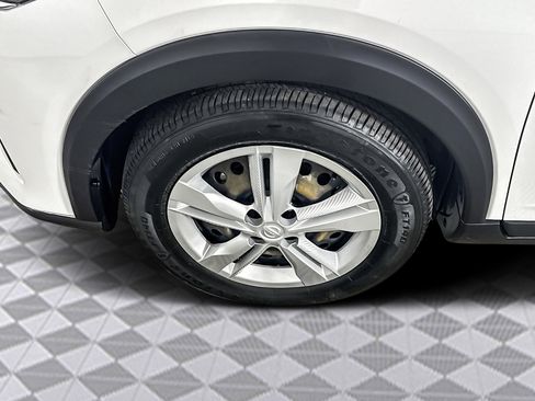 Used 2022 Nissan Kicks S image 39