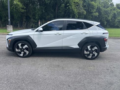 Certified 2025 Hyundai Kona Limited FWD image 4