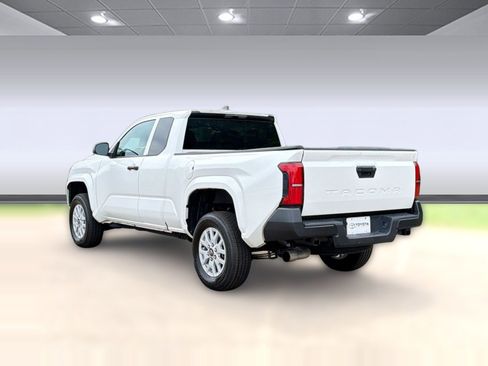 Used 2024 Toyota Tacoma SR image 3
