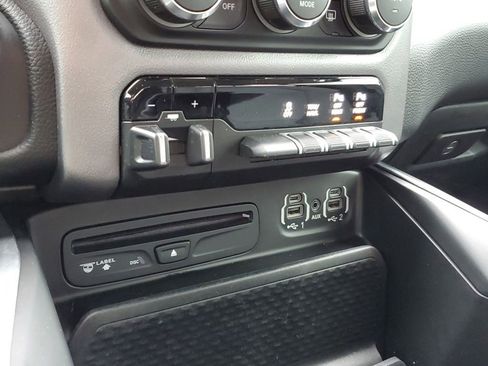 Used 2019 RAM 1500 Big Horn image 35