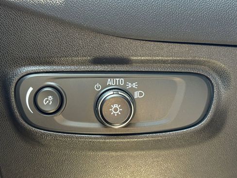 Used 2024 Chevrolet Equinox LT FWD image 3
