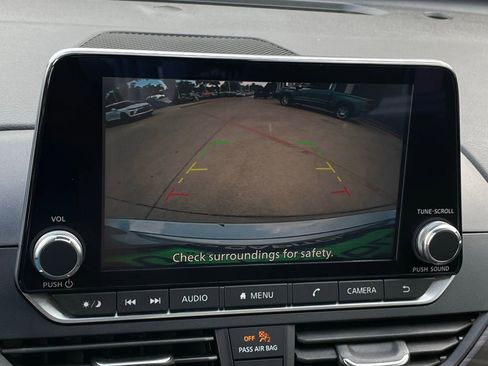 Used 2024 Nissan Altima 2.5 SV FWD image 19