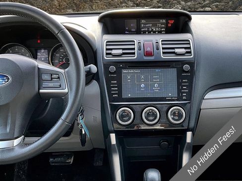 Used 2016 Subaru Forester 2.5i Limited AWD/4WD image 6