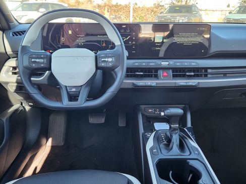 New 2025 Kia K4 GT-Line w/ GT-Line Premium Package image 11