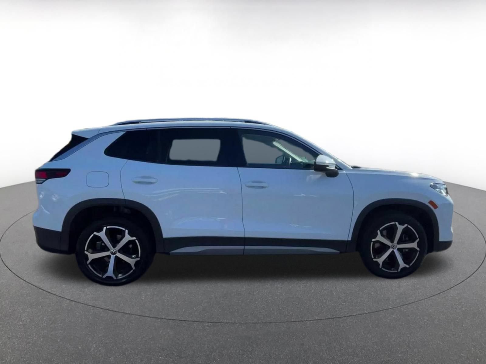 Used 2026 Volkswagen Tiguan SE AWD/4WD image 15