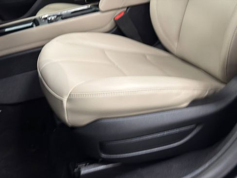 Certified 2025 Lincoln Corsair AWD image 17