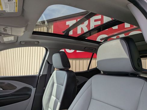 Used 2023 GMC Terrain SLT w/ Tech Package image 14