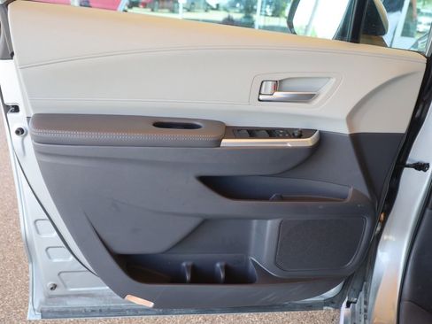 Used 2024 Toyota Sienna XLE image 30