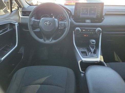 Used 2022 Toyota RAV4 LE image 12