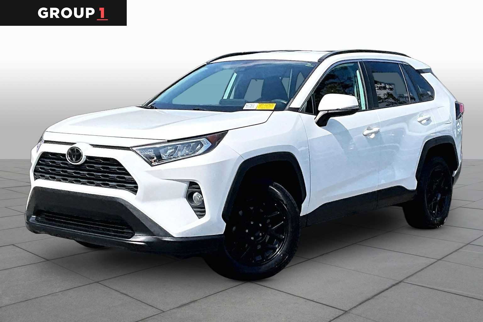Used 2021 Toyota RAV4 XLE AWD/4WD image 1