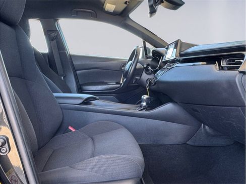 Used 2018 Toyota C-HR XLE FWD image 18