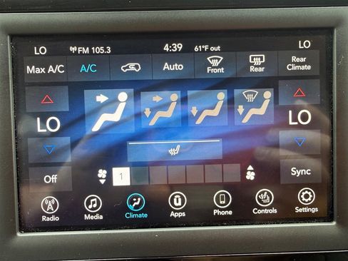 Used 2018 Chrysler Pacifica Touring-L FWD image 16