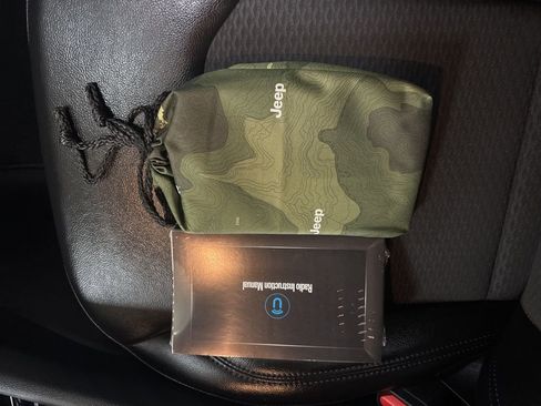 Used 2023 Jeep Compass Latitude image 34