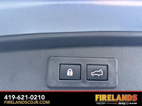 Used 2025 Subaru Outback Premium w/ Popular Package #1A image 16