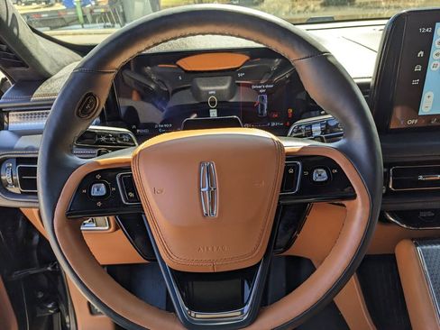 Used 2025 Lincoln Aviator Black Label image 29