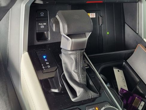 Used 2022 Toyota Tundra Capstone AWD/4WD image 19