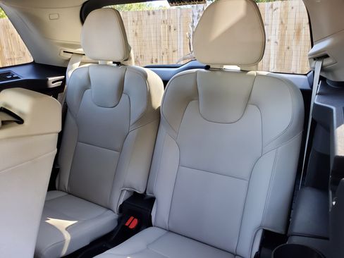 Used 2019 Volvo XC90 T5 Momentum w/ Advanced Package image 36