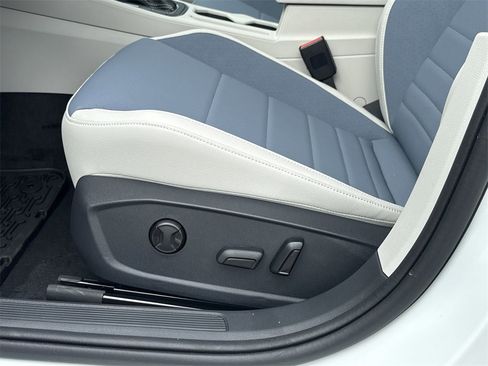 New 2026 Volkswagen Jetta SE image 13