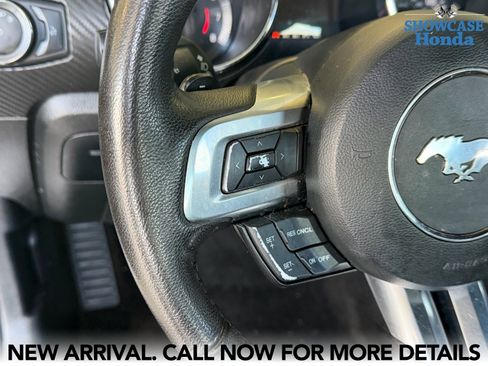 Used 2015 Ford Mustang Coupe image 13