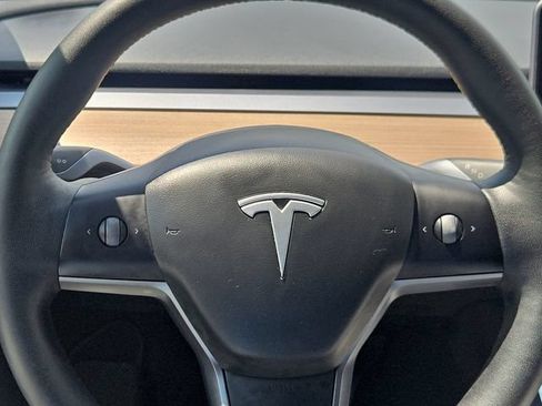 Used 2021 Tesla Model Y Long Range AWD/4WD image 26