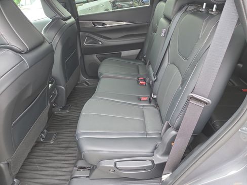 Used 2023 INFINITI QX60 Luxe w/ Performance Audio Package AWD/4WD image 7