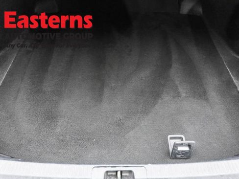 Used 2024 Toyota Camry SE image 9