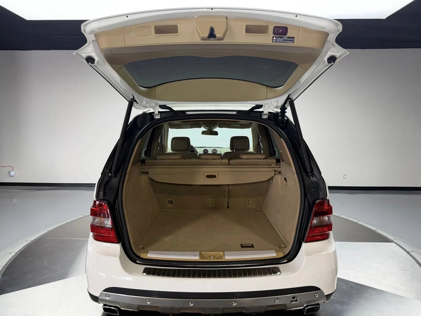 Used 2007 Mercedes-Benz ML 350 4MATIC w/ P2 Pkg image 13