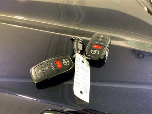 Used 2024 Toyota Sequoia Limited image 14