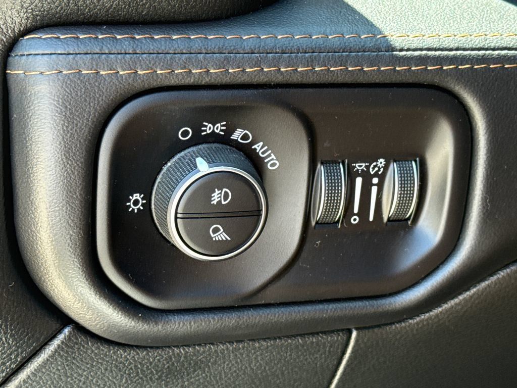 Used 2022 RAM 2500 Limited w/ Snow Chief Group AWD/4WD image 24