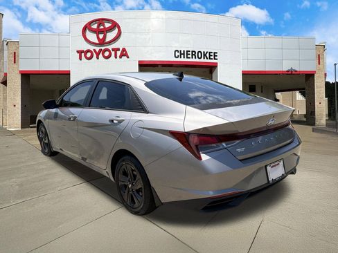 Used 2022 Hyundai Elantra SEL FWD image 8