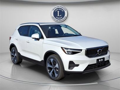 New 2025 Volvo XC40 B5 Core w/ Protection Package Premier