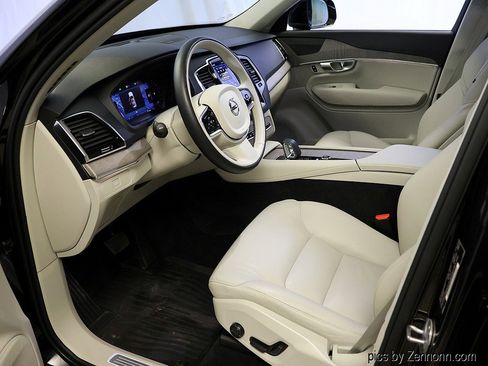 Used 2024 Volvo XC90 B6 Plus w/ Protection Package Premier image 11