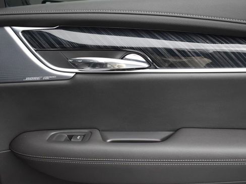 Used 2024 Cadillac XT6 Premium Luxury image 29