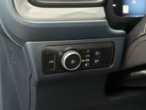 Used 2025 Ford Maverick Lobo image 26