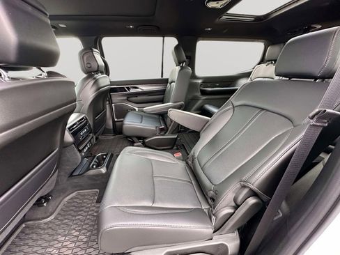 New 2026 Jeep Grand Wagoneer 4WD image 25