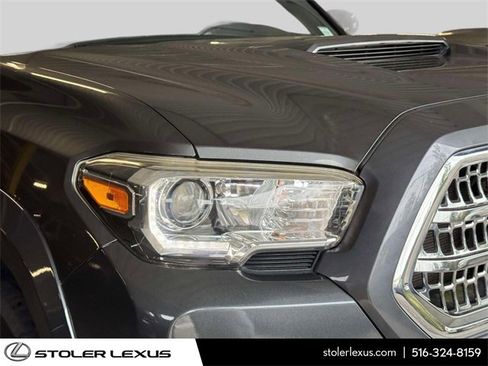 Used 2017 Toyota Tacoma SR5 image 8