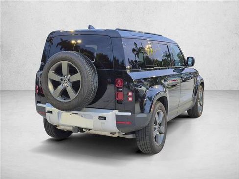 Used 2025 Land Rover Defender 110 S AWD/4WD image 5