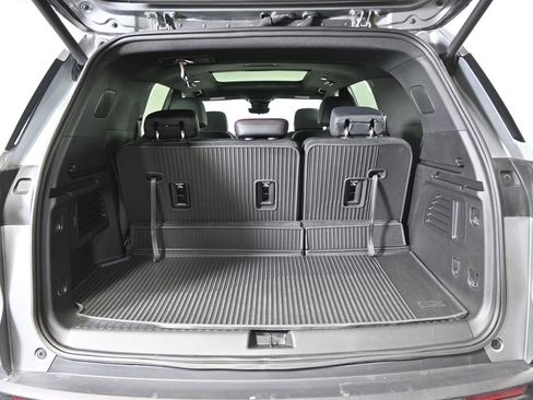Used 2026 Chevrolet Traverse Z71 w/ LPO, Floor Liner Package AWD/4WD image 17