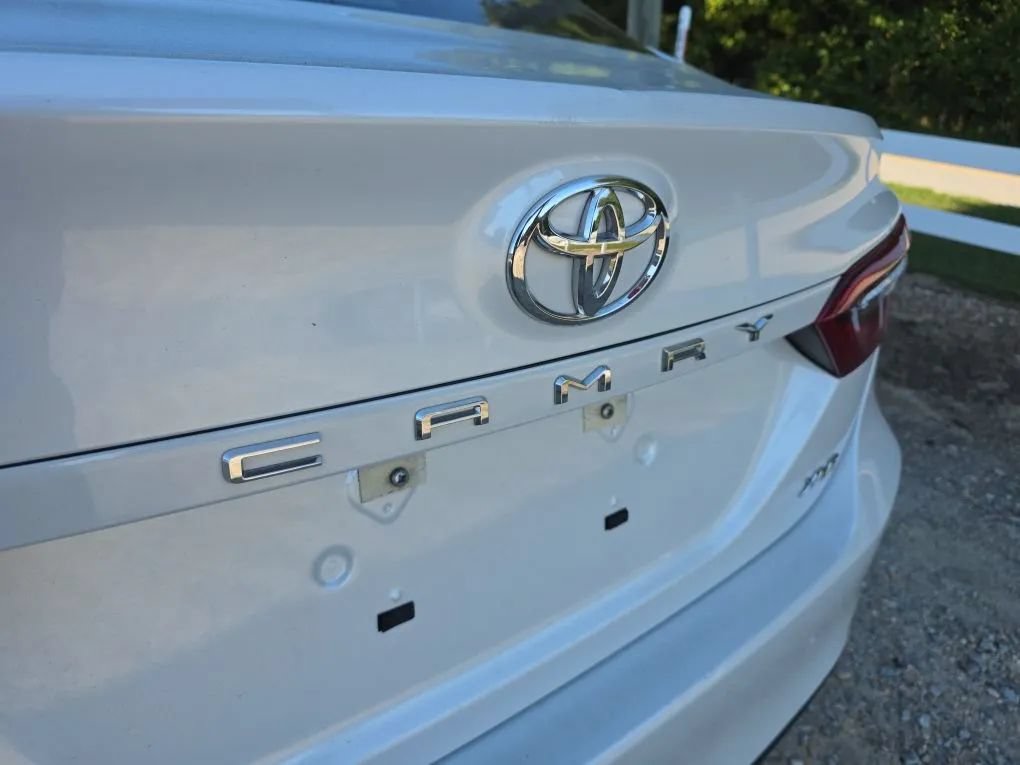 Used 2021 Toyota Camry XLE FWD image 10