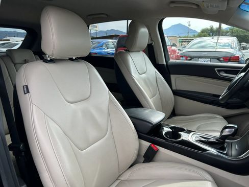 Used 2018 Ford Edge Titanium w/ Technology Package AWD/4WD image 17