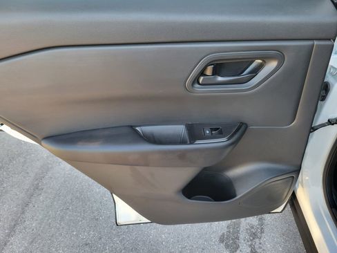 Certified 2025 Nissan Rogue S image 11