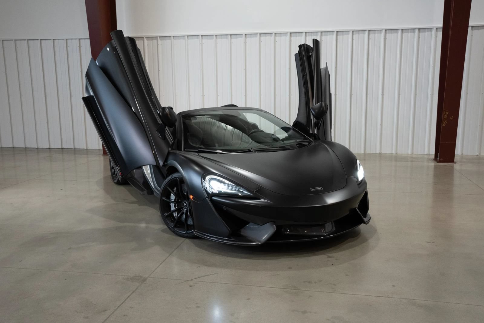 Used 2019 McLaren 570S Spider RWD image 3
