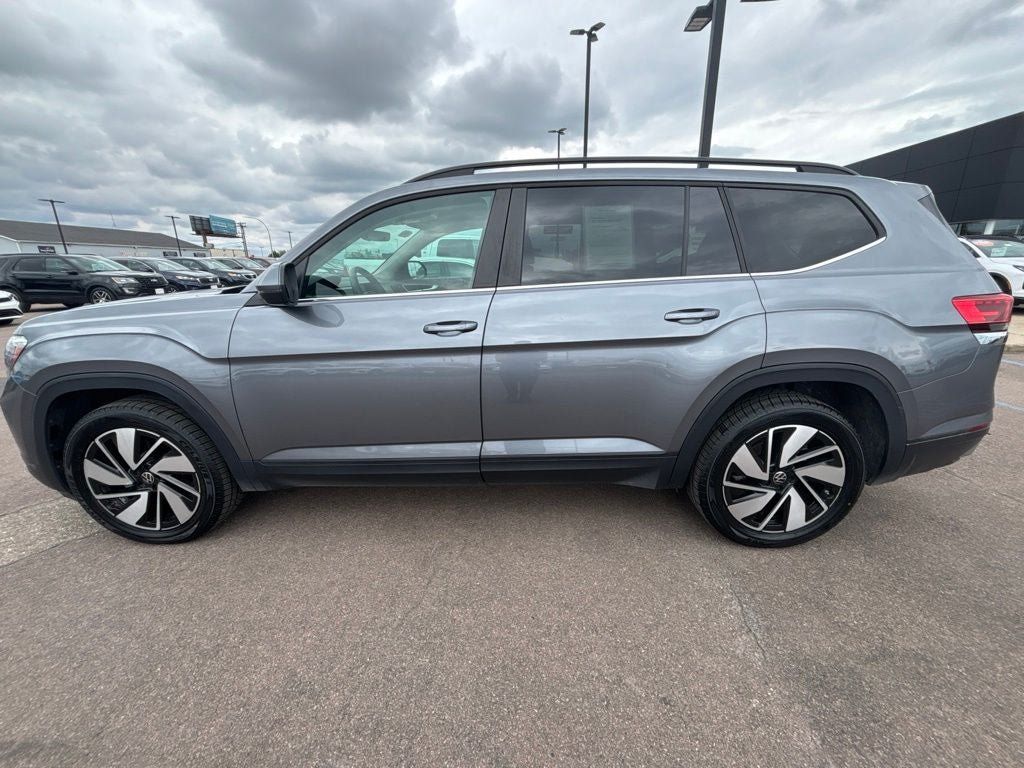 Used 2024 Volkswagen Atlas SE AWD/4WD image 8