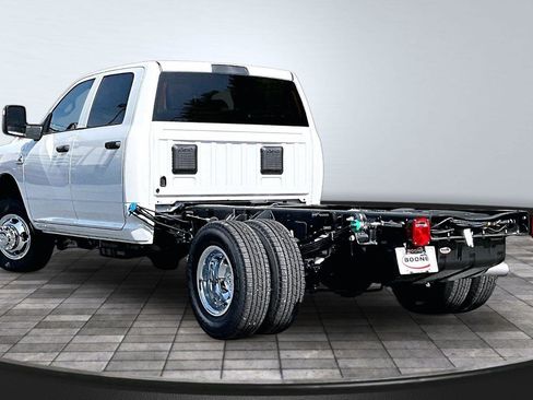 New 2026 RAM 3500 Tradesman w/ Chrome Appearance Group A AWD/4WD image 3